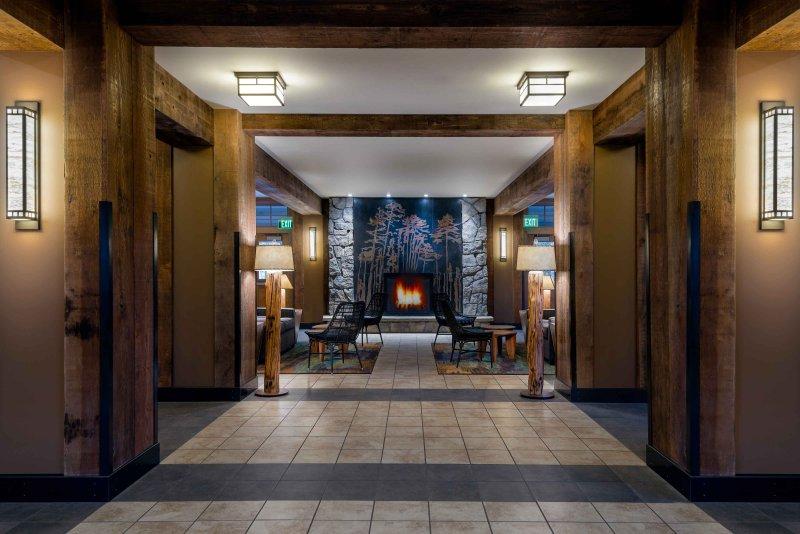 Hotel Canyon Lodge & Cabins Inside The Park