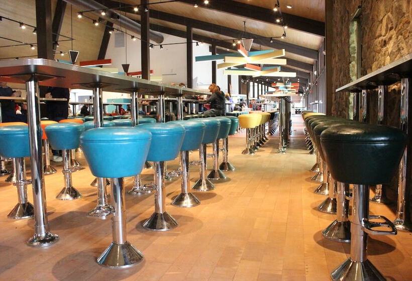 Hotel Canyon Lodge & Cabins Inside The Park