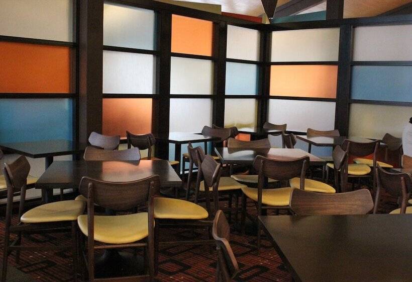 Hotel Canyon Lodge & Cabins Inside The Park