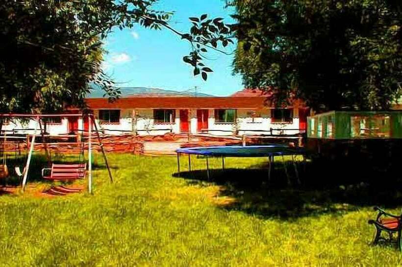 בית מלון כפרי Capitol Reef Inn & Cafe