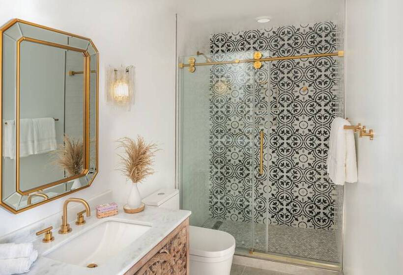 هتل Cardiff By The Sea Lodge