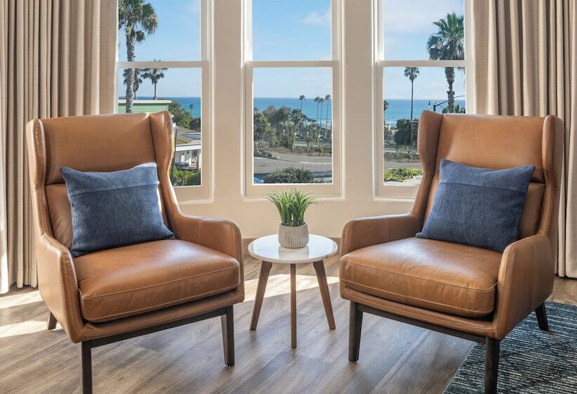 هتل Cardiff By The Sea Lodge