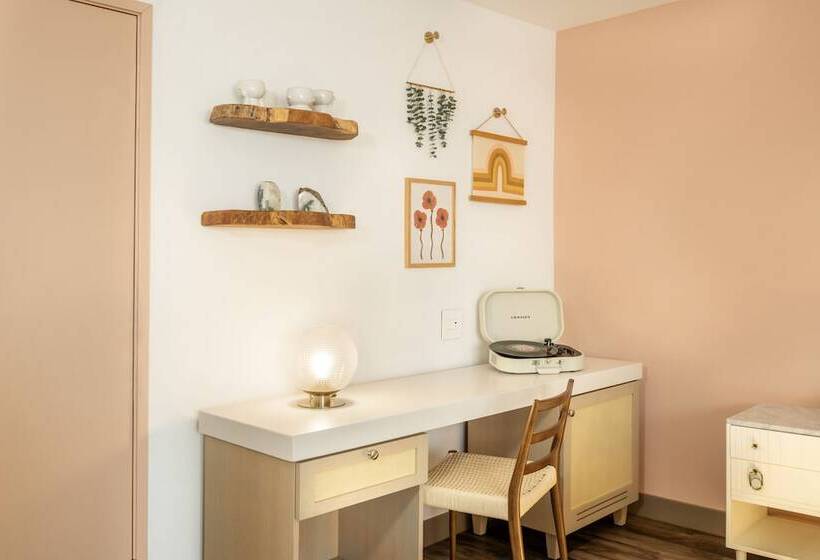 هتل Cardiff By The Sea Lodge