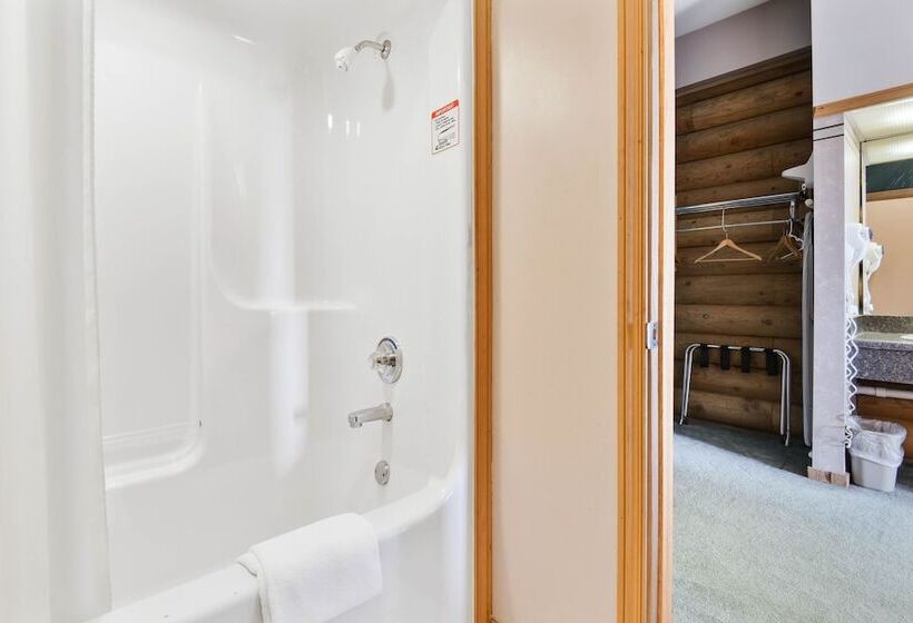 هتل Casa Loma Economy Inn