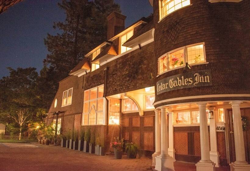 هتل Cedar Gables Inn