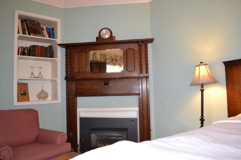 هتل Cedar Gables Inn