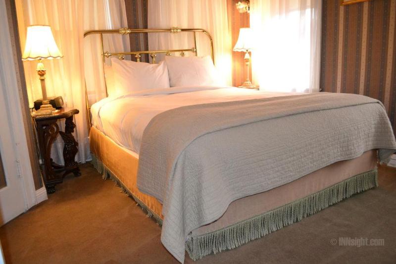 هتل Cedar Gables Inn