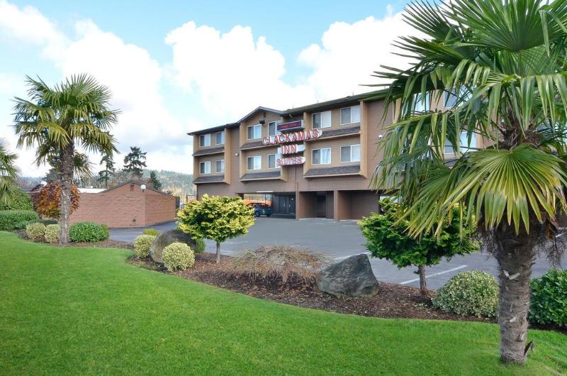 Отель Clackamas Inn And Suites