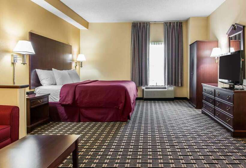 Hotel Clarion Inn And Suites Northwest