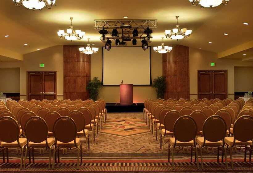 בית מלון כפרי Doubletree By Hilton Claremont