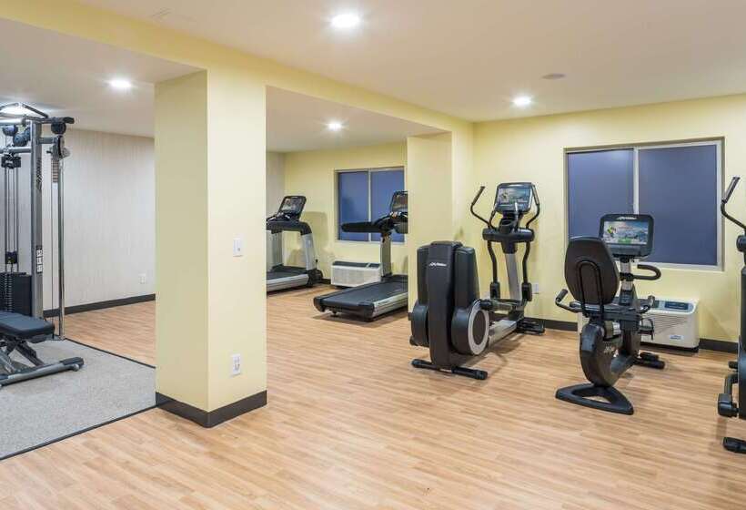 هتل Doubletree By Hilton Gainesville