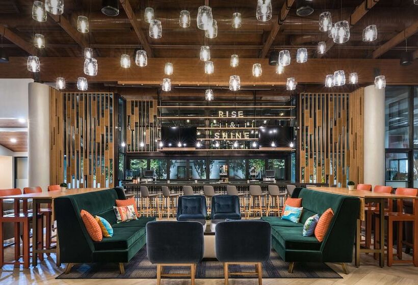 هتل Doubletree By Hilton Gainesville