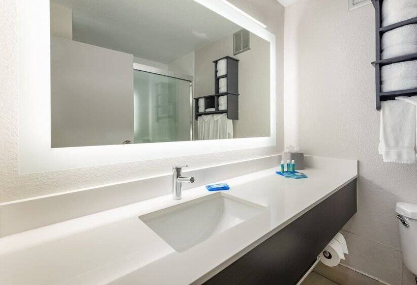 هتل Holiday Inn Express   Columbus Downtown, An Ihg