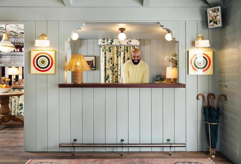 ホテル Le Petit Pali At Ocean Ave