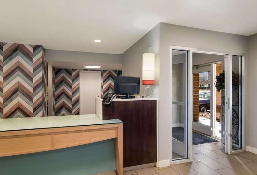בית מלון כפרי Mainstay Suites Omaha Old Mill