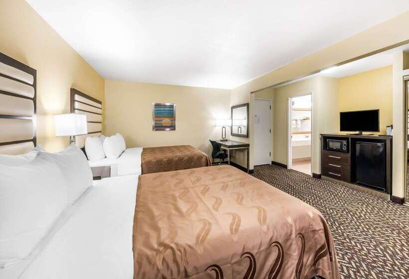 Отель Quality Inn & Suites Capitola By The Sea