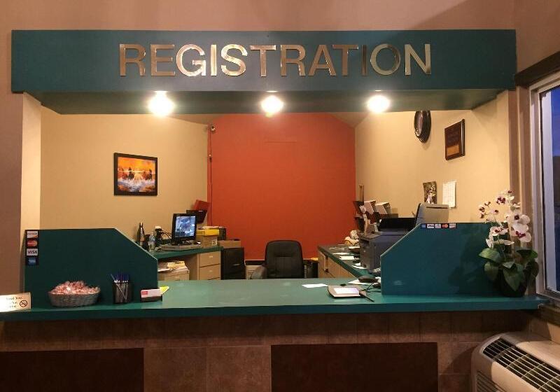 فندق Red Carpet Inn