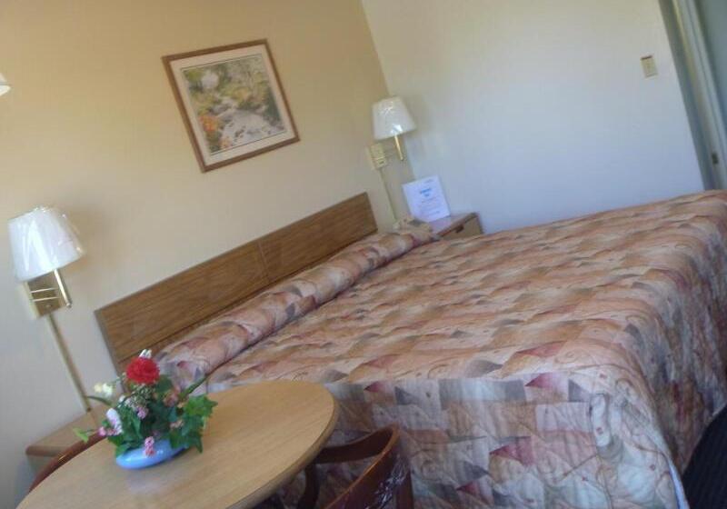 בית מלון כפרי Regency Inn Lakeport