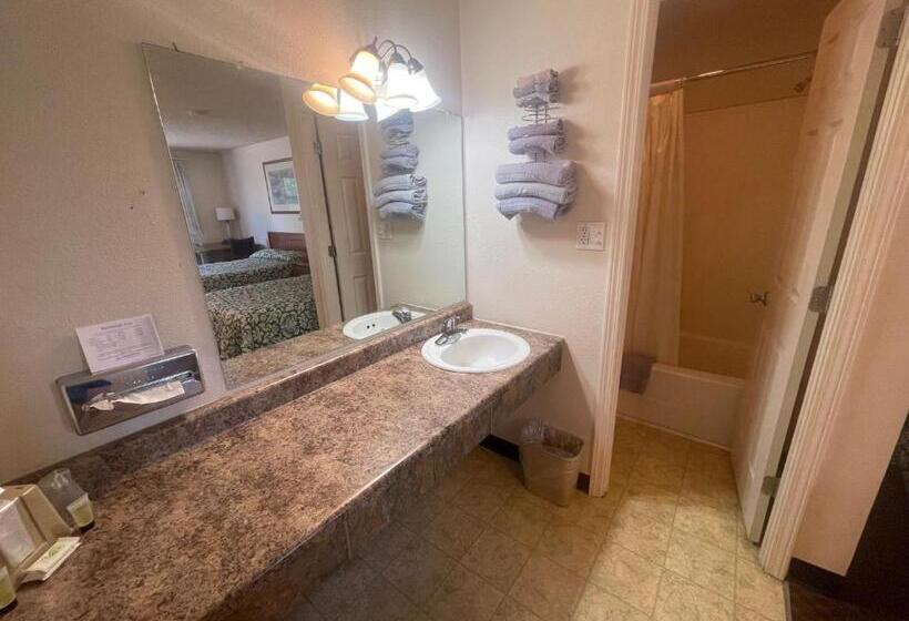 فندق Riverside Inn