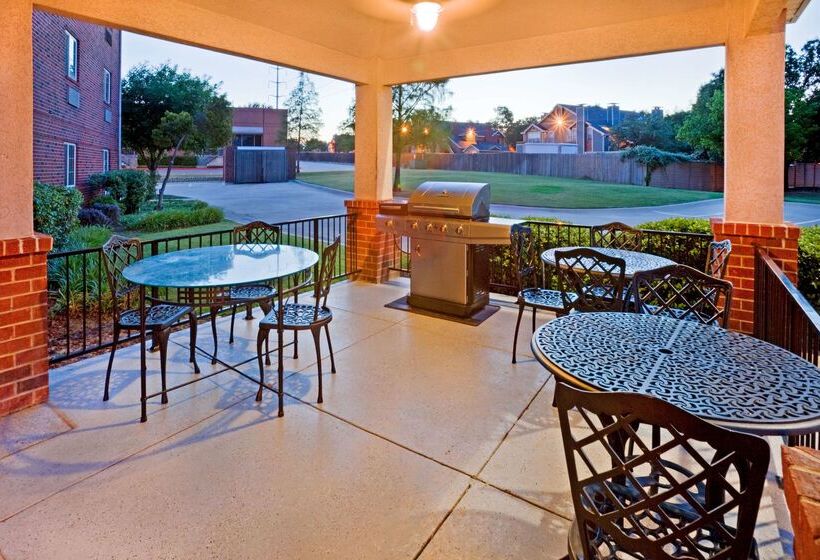 هتل Sonesta Simply Suites Arlington