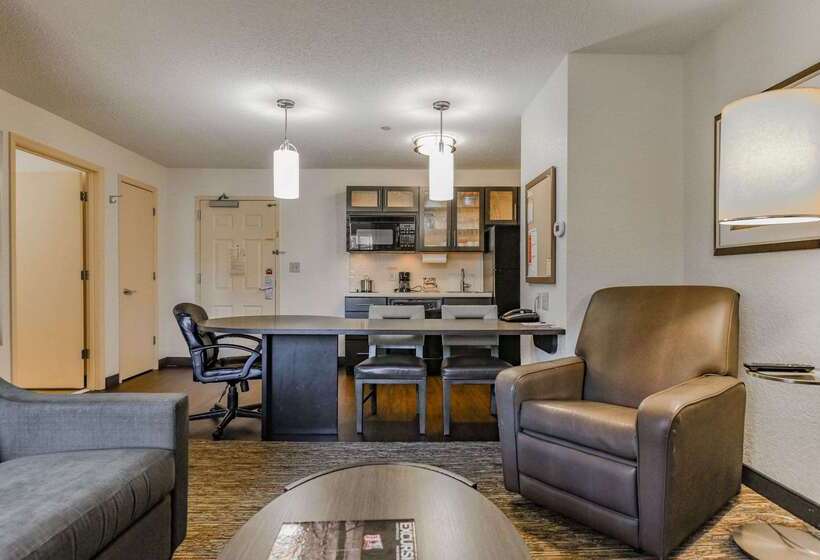 هتل Sonesta Simply Suites Huntsville Research Park