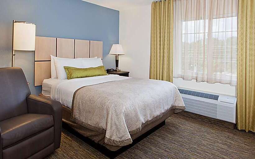 هتل Sonesta Simply Suites Huntsville Research Park