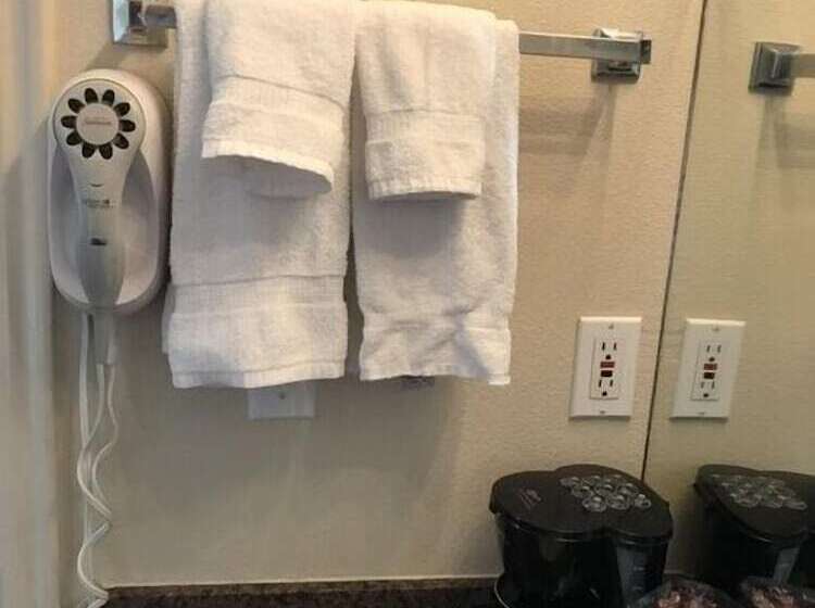هتل St. George Inn And Suites