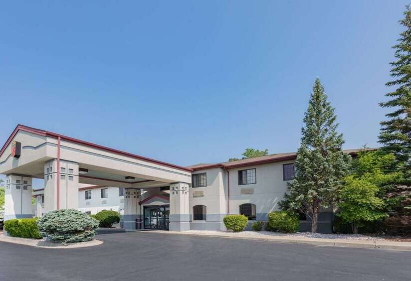 Hotel Super 8 By Wyndham Marysville/port Huron Area