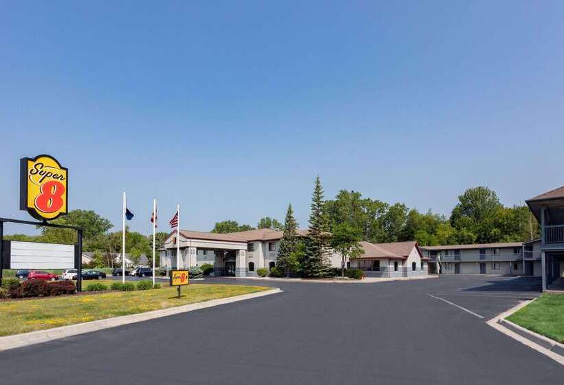 Hotel Super 8 By Wyndham Marysville/port Huron Area