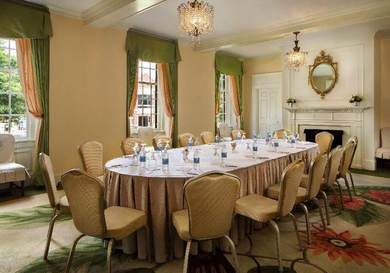 هتل The Carolina Inn, A Destination By Hyatt
