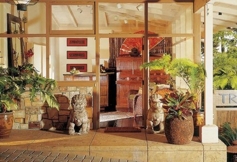 ホテル Tradewinds Carmel