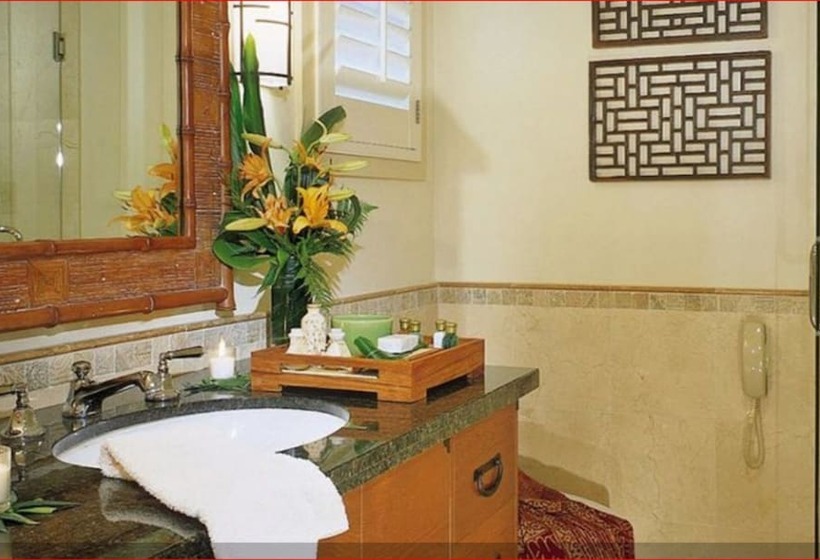 ホテル Tradewinds Carmel