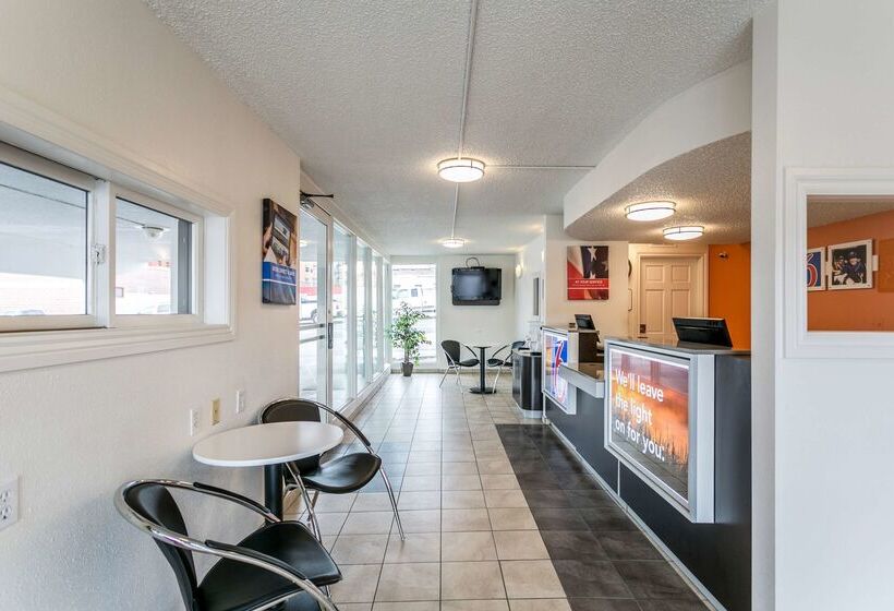 Motel 6butte, Mt  Historic City Center