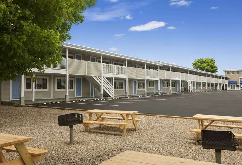 مُتل Days Inn By Wyndham   Cape Cod