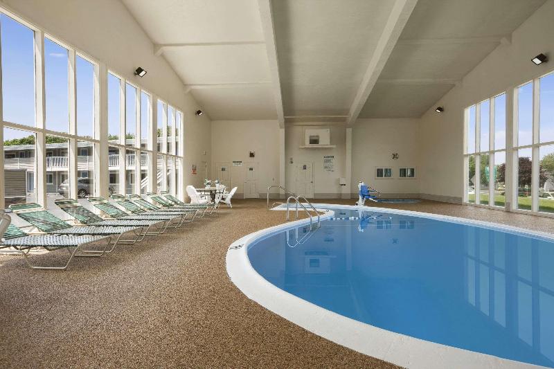 مُتل Days Inn By Wyndham   Cape Cod