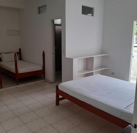 هتل Es Lancers, Melgar