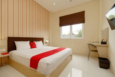 هتل Reddoorz Plus Near Sangkareang Park