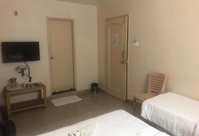 فندق Western Tower