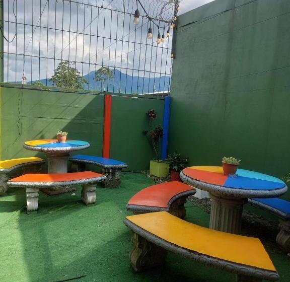 پانسیون Nice Place Hostel