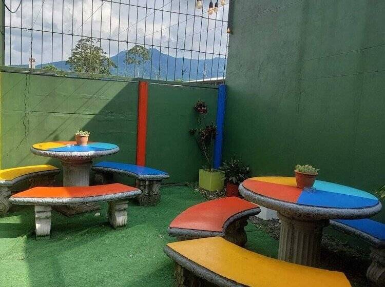 پانسیون Nice Place Hostel