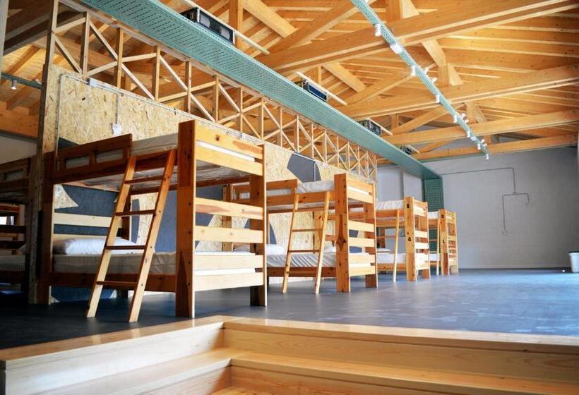 ユースホステル Santa Brigida   Real 1