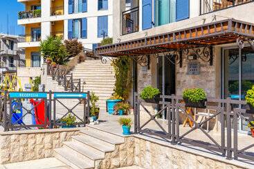 Apart Hotel Ms Katunjanin