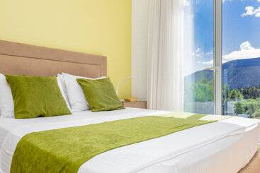 Apart Hotel Ms Katunjanin