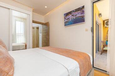 Apart Hotel Ms Katunjanin
