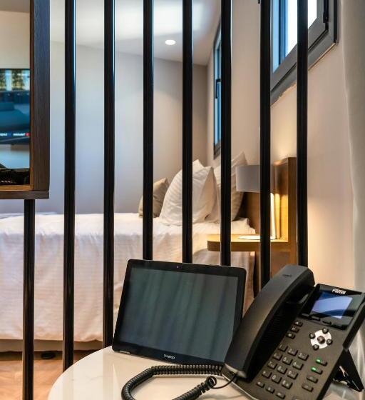هتل Alinea Suites Limassol Center