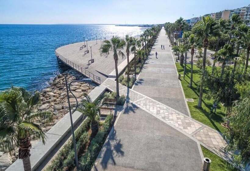 هتل Alinea Suites Limassol Center