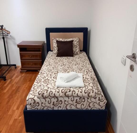 پانسیون Apartmani Pause