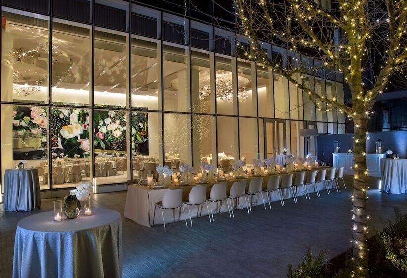 Hall Arts Hotel Dallas, Curio Collection By Hilton