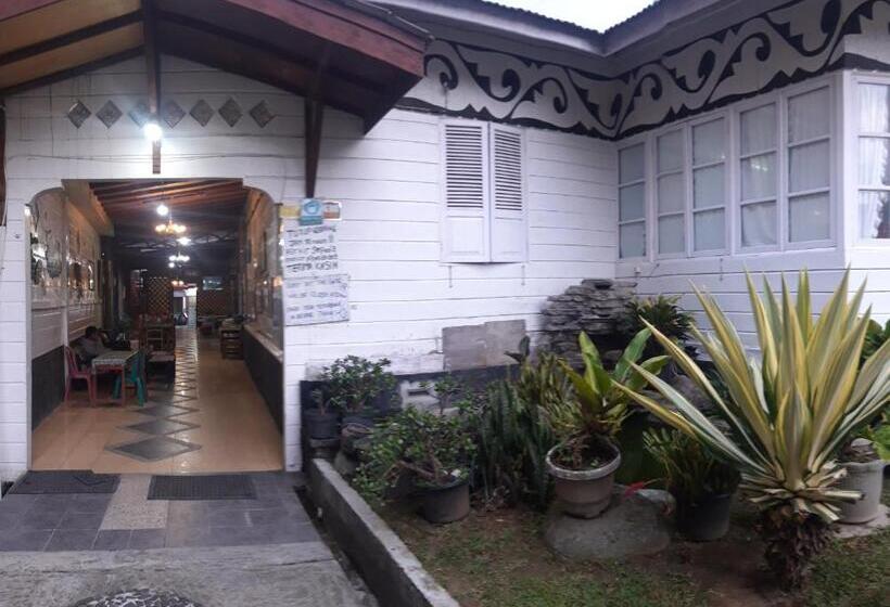 پانسیون Wisma Sibayak Guesthouse Berastagi