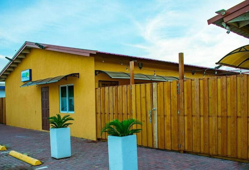 هاستل Aruba Smart Apartments